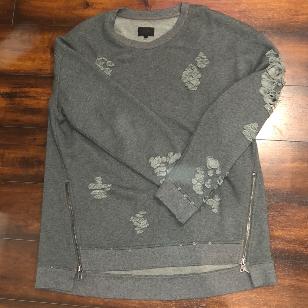 ♦️ Grey sweater, brand: joes. Ripped ♦️